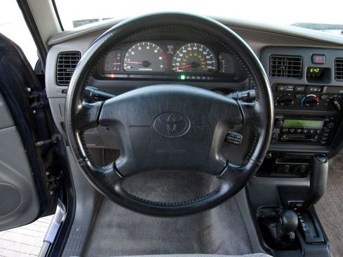 Used 2002 Toyota 4Runner SR5 image 19