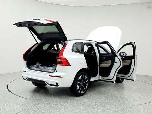 New 2026 Volvo XC60 B5 Plus w/ Climate Package PRO image 11