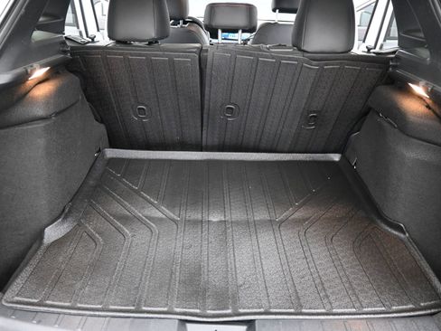 Used 2025 Nissan Kicks SR image 16