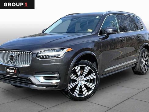 Used 2024 Volvo XC90 T8 Plus w/ Protection Package AWD/4WD image 1