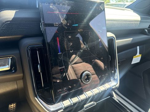 New 2026 GMC Yukon XL AT4 Ultimate AWD/4WD image 16