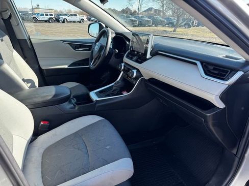 Used 2023 Toyota RAV4 XLE w/ Convenience Package image 15