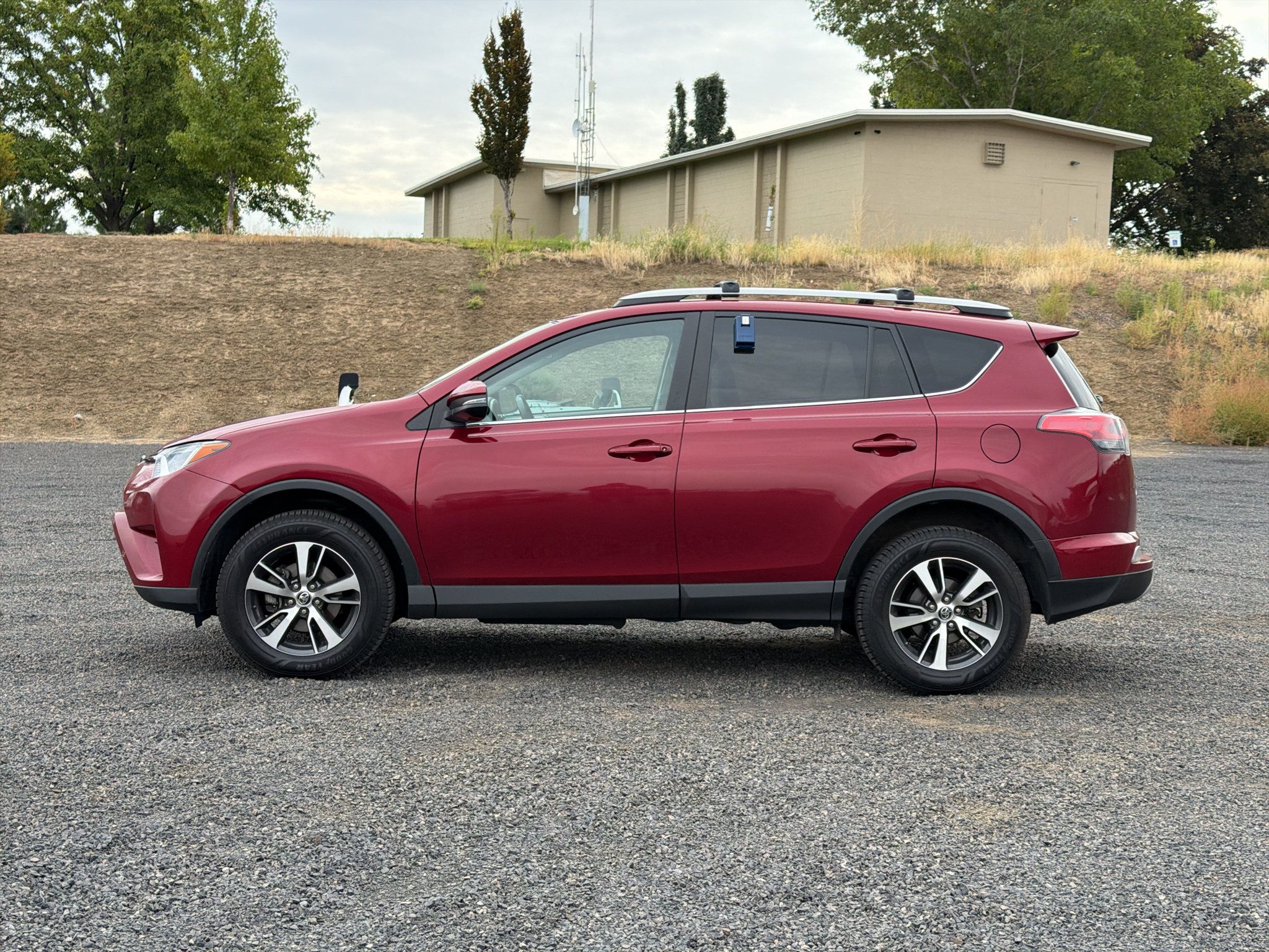 Certified 2018 Toyota RAV4 XLE AWD/4WD image 8