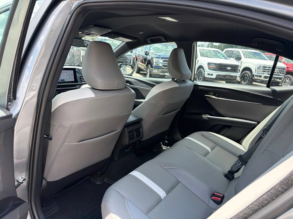Used 2026 Toyota Camry SE FWD image 15