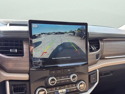 Used 2024 Ford Expedition Limited RWD image 18