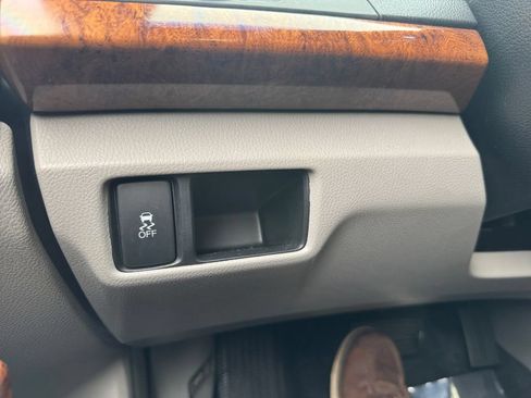 Used 2011 Honda Accord EX image 28