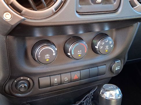 Used 2012 Jeep Wrangler Unlimited Sport image 15