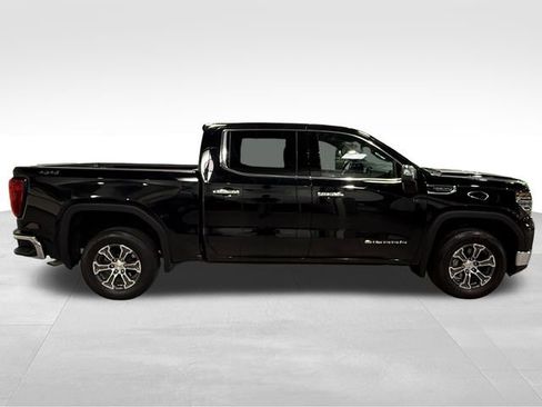 Certified 2024 GMC Sierra 1500 SLT image 8