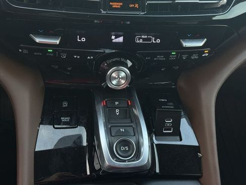 Used 2024 Acura MDX SH-AWD w/ Technology Package image 18