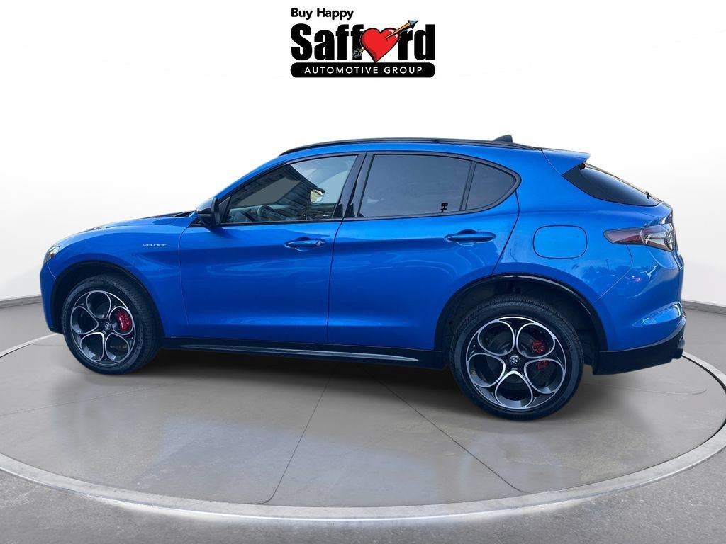 Used 2025 Alfa Romeo Stelvio Sprint AWD/4WD image 5