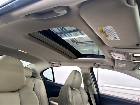 Used 2018 Acura TLX FWD image 29