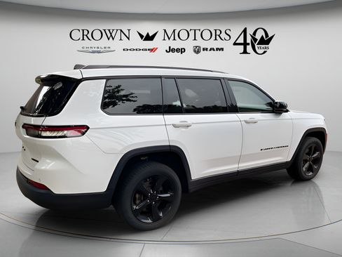 Used 2023 Jeep Grand Cherokee L Limited w/ Black Appearance Package AWD/4WD image 13
