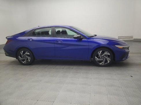 Used 2025 Hyundai Elantra Sport FWD image 11