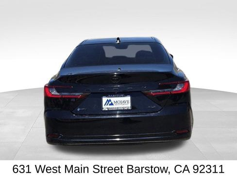 Used 2025 Toyota Camry XLE FWD image 6