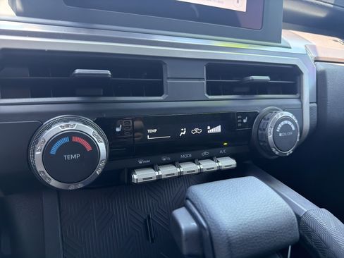 Used 2024 Toyota Tacoma SR5 AWD/4WD image 9
