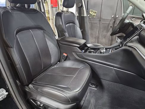 Certified 2023 Jeep Grand Cherokee Limited w/ Luxury Tech Group II image 10