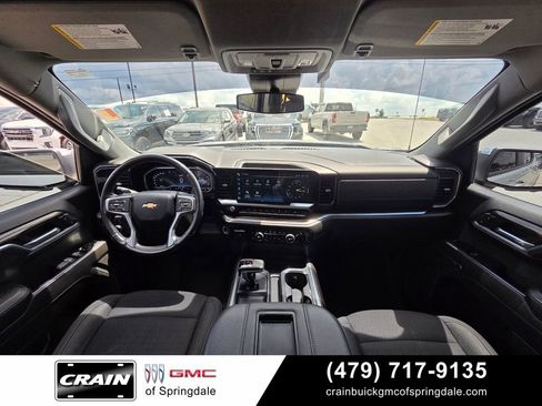 Used 2022 Chevrolet Silverado 1500 LT AWD/4WD image 27