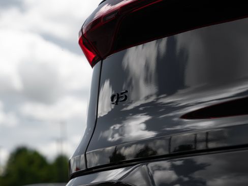 Certified 2025 Audi Q5 Premium Plus w/ Premium Plus AWD/4WD image 31