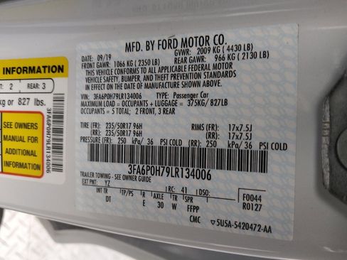 Used 2020 Ford Fusion SE FWD image 33