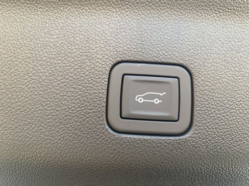 New 2026 Chevrolet Suburban LT image 16