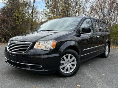 Used 2016 Chrysler Town & Country Touring w/ Driver Convenience Group
