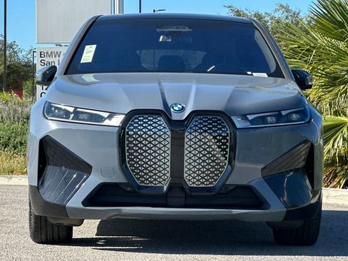 Used 2023 BMW iX xDrive50 w/ Premium Package image 8