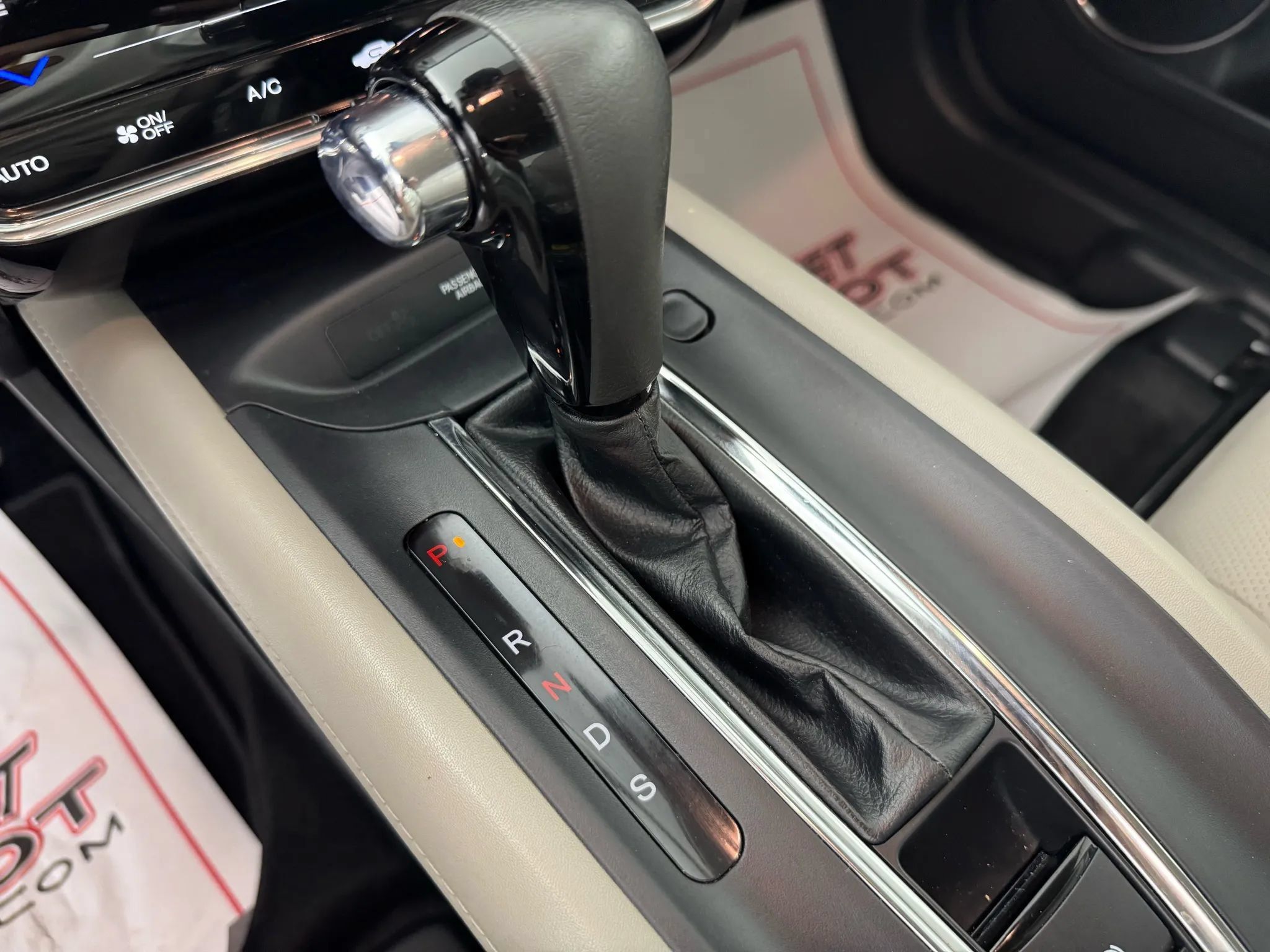 Used 2022 Honda HR-V EX-L image 22
