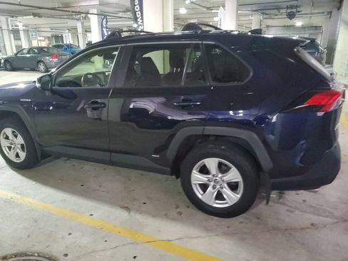 Used 2019 Toyota RAV4 XLE w/ Convenience Package AWD/4WD image 13