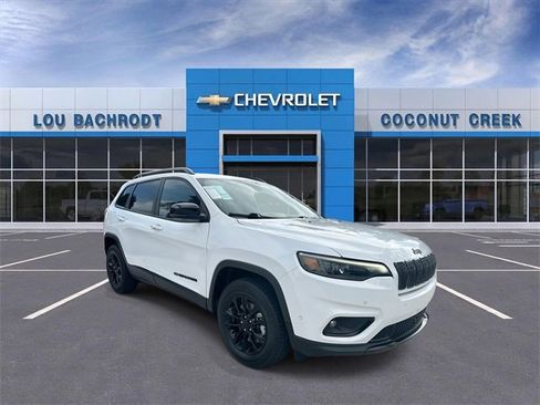Used 2023 Jeep Cherokee Altitude Lux image 2