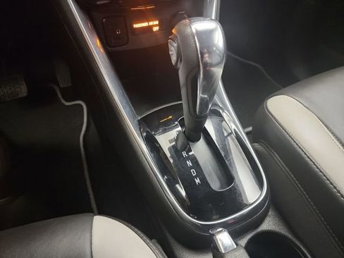 Used 2018 Chevrolet Trax Premier w/ Midnight Edition image 24