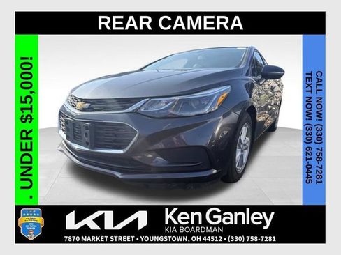 Used 2017 Chevrolet Cruze LT FWD image 1