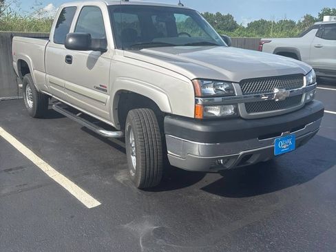 Used 2004 Chevrolet Silverado 2500 LT w/ Heavy-Duty Power Package AWD/4WD image 1