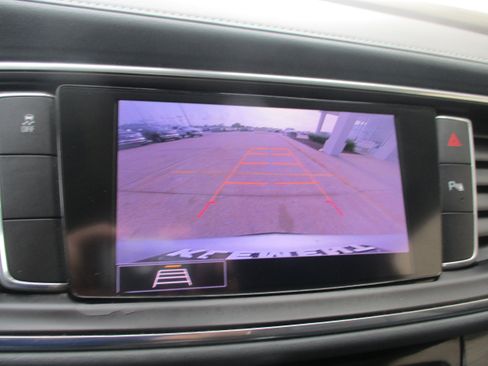 Used 2020 Buick Enclave Essence FWD image 22