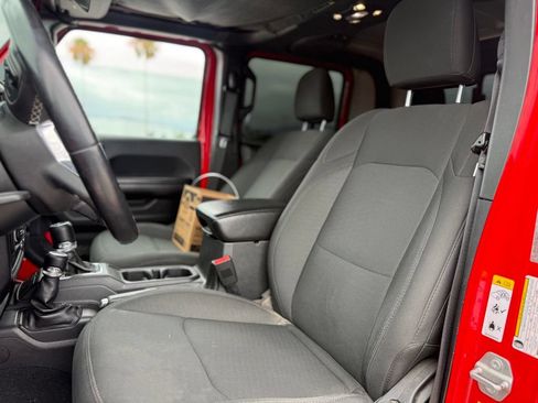 Used 2020 Jeep Gladiator Sport w/ Quick Order Package 24S AWD/4WD image 5