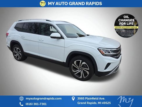 Used 2021 Volkswagen Atlas SEL Premium image 2