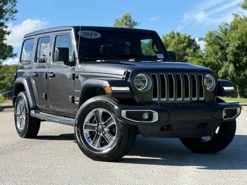 Used 2019 Jeep Wrangler Unlimited Sahara AWD/4WD image 2
