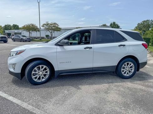 Used 2021 Chevrolet Equinox LS w/ LS Convenience Package FWD image 6