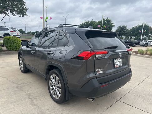 Used 2023 Toyota RAV4 XLE Premium FWD image 8