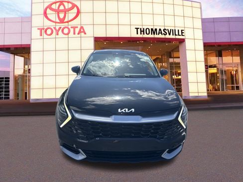 Used 2025 Kia Sportage EX FWD image 2