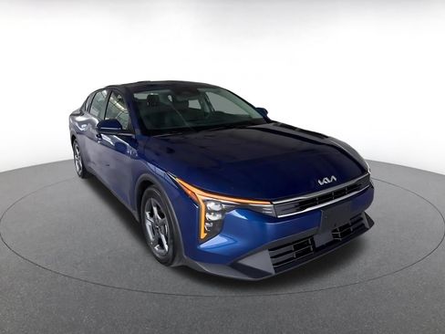 Used 2025 Kia K4 FWD image 3
