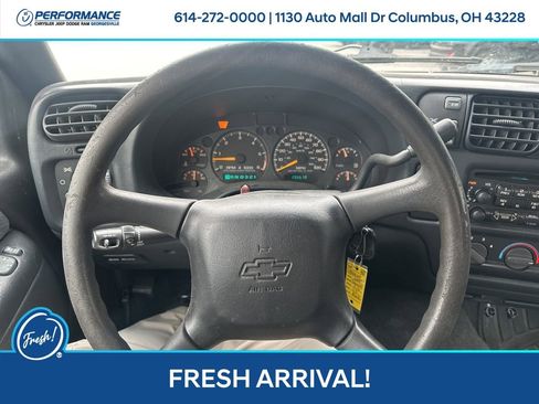 Used 2000 Chevrolet S10 Pickup LS w/ Preferred Equipment Group image 16