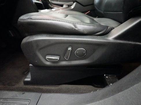 Used 2017 Ford Explorer XLT w/ Equipment Group 202A image 30