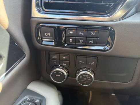 Used 2026 GMC Yukon Elevation AWD/4WD image 28