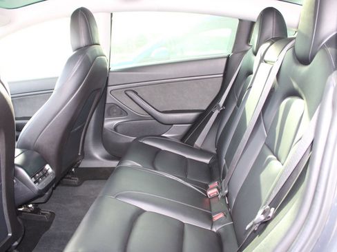 Used 2020 Tesla Model 3 Long Range image 8