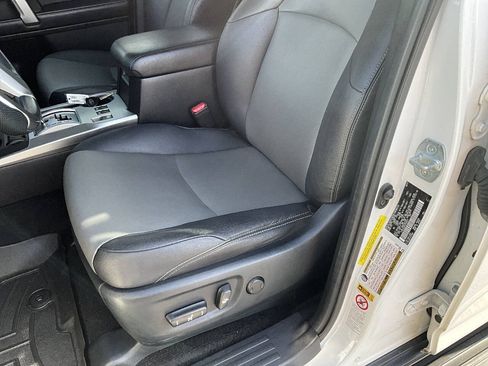 Used 2018 Toyota 4Runner SR5 Premium AWD/4WD image 10