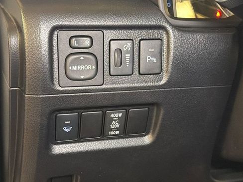 Used 2018 Toyota 4Runner Limited image 31