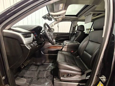 Used 2020 GMC Yukon SLT w/ Premium Edition AWD/4WD image 32