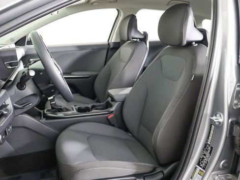 Used 2025 Kia K4 FWD image 27