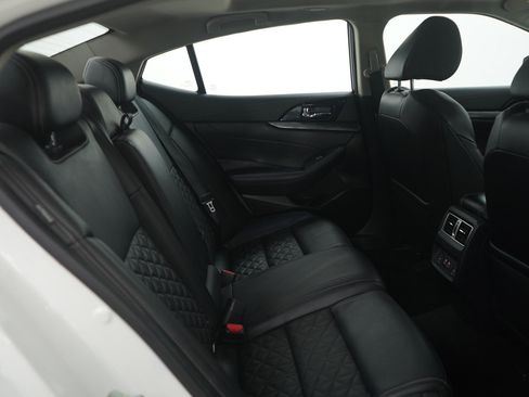 Used 2023 Nissan Maxima Platinum FWD image 12