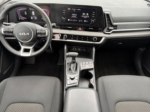 Used 2023 Kia Sportage LX image 10